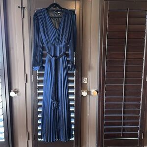 Express pleated Maxi dress EUC